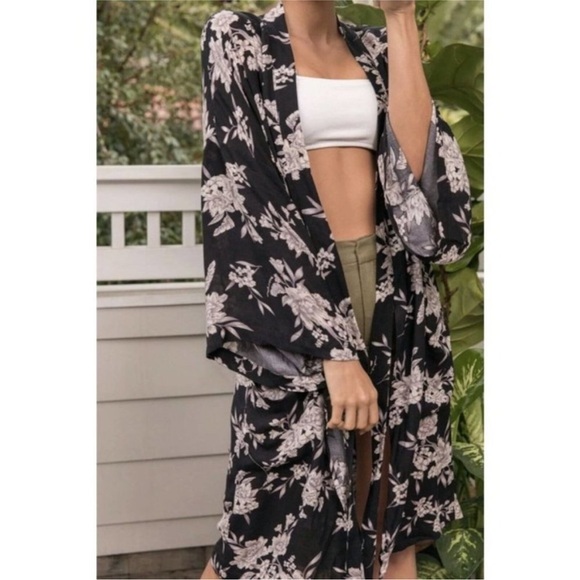 Spiritual Gangster Maya Black Floral Print Kimono Cardigan Robe One Size - Picture 2 of 6
